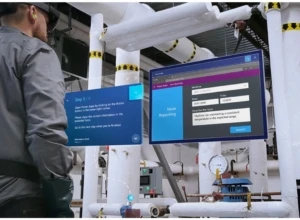 Operator views issue report in Power Apps and Guides on HoloLens device.