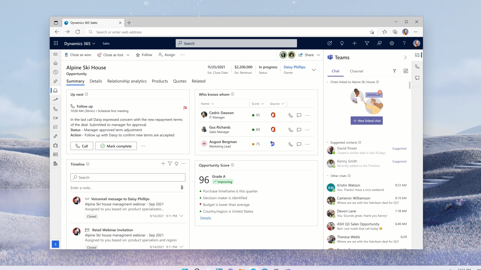 Animated image of Dynamics 365 Sales demonstrating how a user can initiate a Teams group chat from within Dynamics 365 Sales