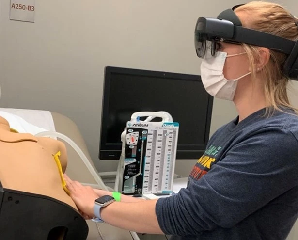 This HoloLens Childbirth Simulator Helps Train Medical Students